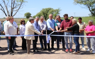 La provincia inauguró dos nuevas trazas de caminos rurales en Josefina y Villa San José