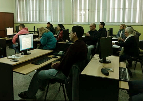 Plan Vuelvo a Estudiar: la modalidad semipresencial facilita el cursado de la secundaria a personas con discapacidad