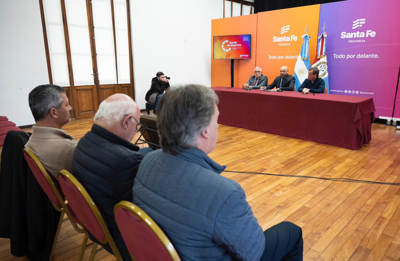 Puccini encabezó la presentación de la ronda de negocios “Santa Fe y la Industria en el centro”