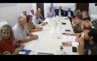 Paritarias: la provincia formuló una nueva oferta integral a los profesionales de la salud