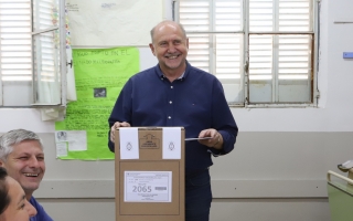 Perotti votó en Rafaela y destacó que “en la provincia los comicios se desarrollan con total normalidad”