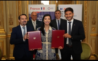 Pullaro firmó un acuerdo con Francia para financiar mejoras energéticas en hospitales, escuelas y aeropuertos de Santa Fe