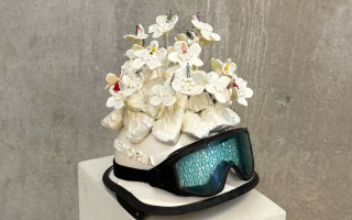 Memorial de Salta 2141: Se inaugura una muestra de cascos intervenidos por artistas que serán subastados con fines solidarios