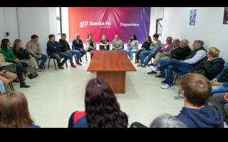 Provincia entregó aportes económicos a deportistas que competirán en los Juegos Suramericanos de la Juventud 2026