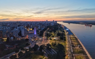 Santa Fe reúne a referentes académicos, empresarios y especialistas para debatir el impacto del nuevo escenario global en la producción provincial