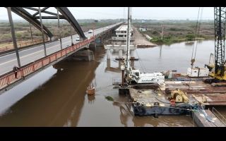 Nuevo Puente Carretero: la Provincia continúa el pilotaje en el cauce del Río Salado y la estructura llega al 55 % de avance