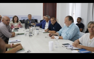 La provincia se reunió con representantes de gremios de la administración central y sindicatos docentes