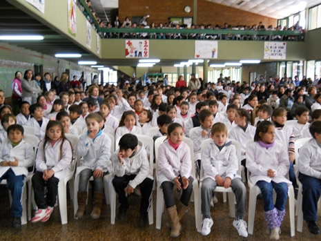 Se inauguró un aula digital móvil en la escuela N° 413