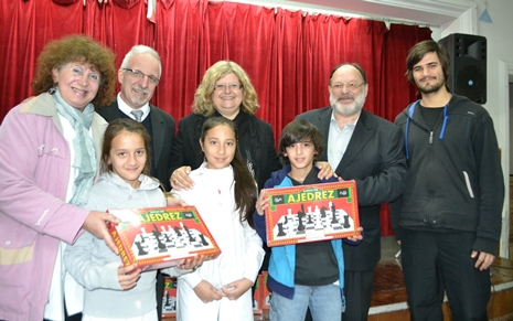 Educación creó 100 horas cátedras para la enseñanza de ajedrez en las escuelas primarias de Santa Fe