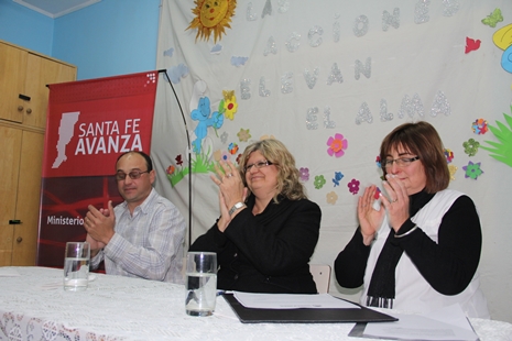 La Provincia entregó más de 600 mil pesos para instituciones educativas de los departamentos 9 de Julio, San Cristóbal y Rosario