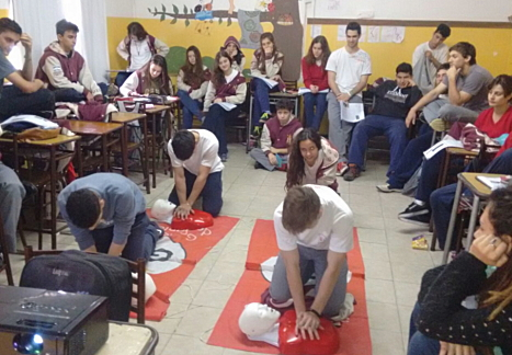 La provincia formó a 140 mil estudiantes y docentes en técnica de RCP