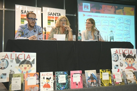 Santa Fe presentó en Buenos Aires la colección de los 300 mil libros que se leen en las escuelas